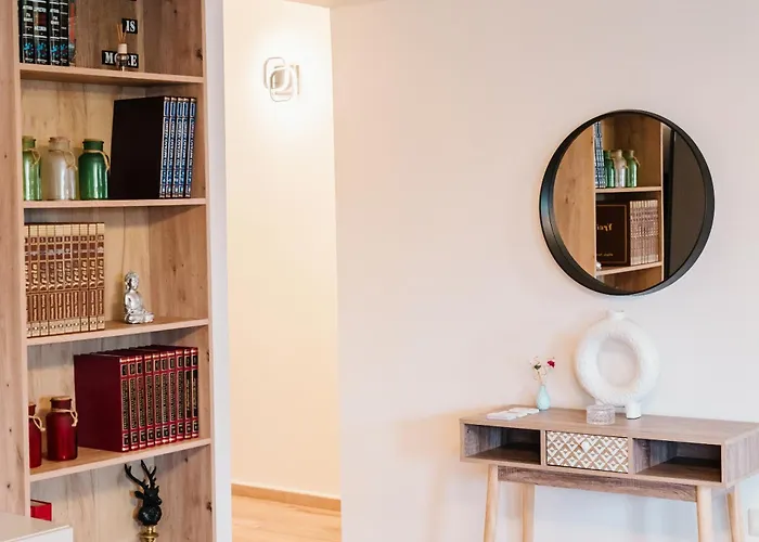 Deli Apartment