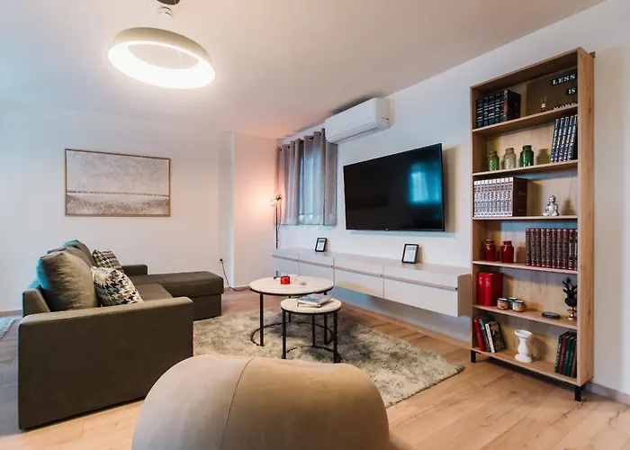 Deli Кастория