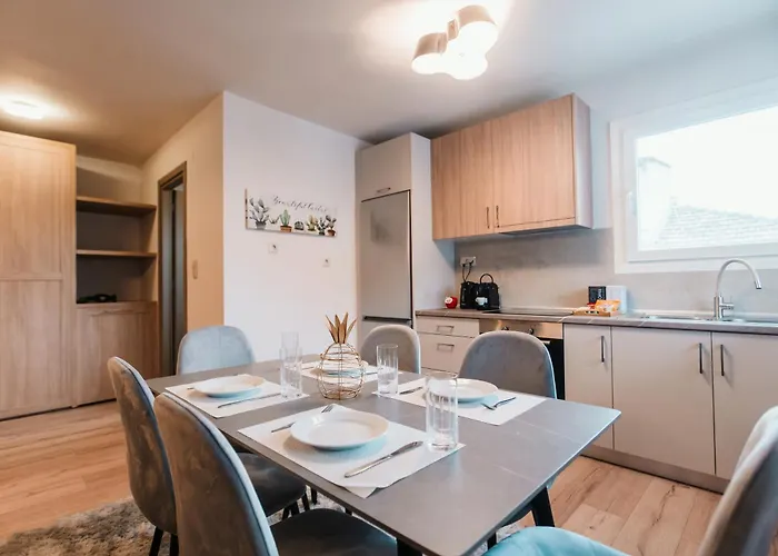 Deli Apartment