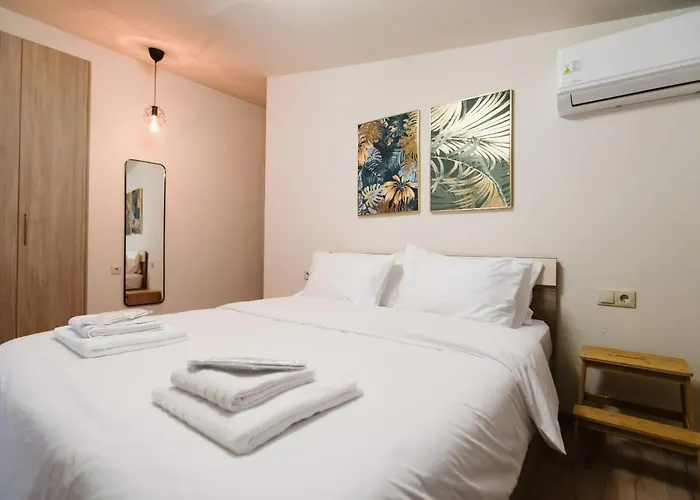 Deli Apartment
